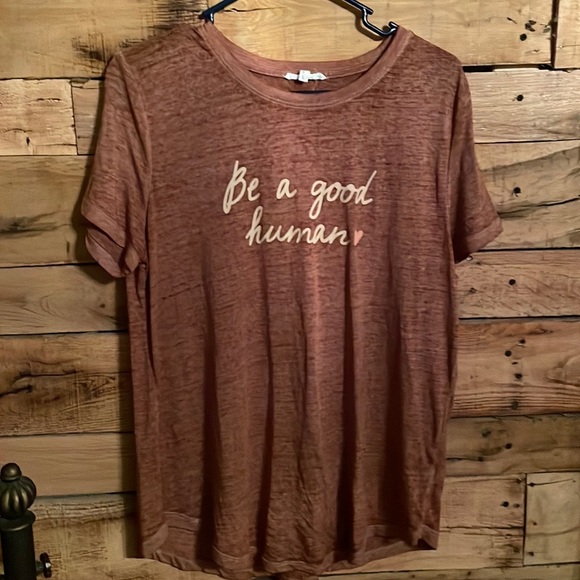 Maurices Large T-Shirt - Picture 2 of 4